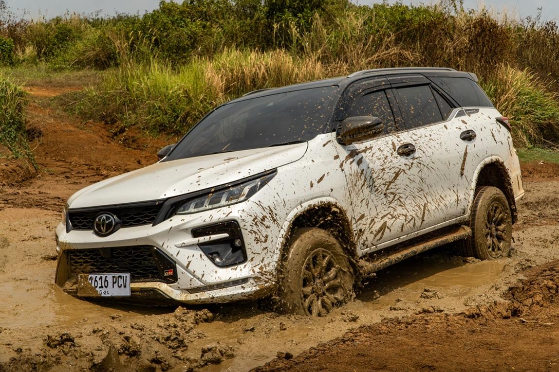 Toyota Fortuner GR Sport 2.8 Diesel 4x4 2026: SUV Premium Tangguh dengan Teknologi Terdepan | Dealer Toyota Medan